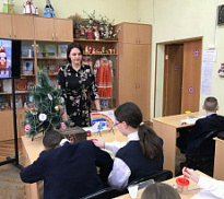 «Символ года в библиотечных красках»: арт-галерея: роспись лошадки из гипса